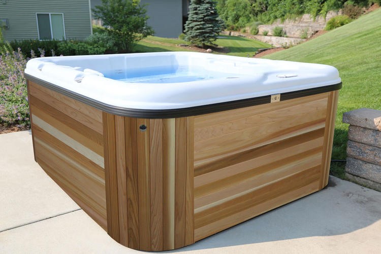 1359_Nordic_Hot_tubs_leisurecraft_europe_Jubilee_luxury_red_cedar_electric_spa.821cd08a48c452fe20f617eb1d161ed0.jpg