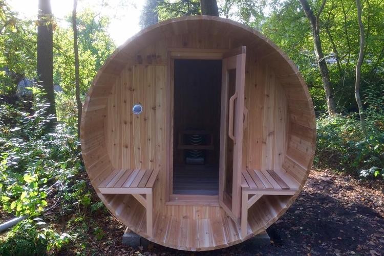1820_Barrel_Cedar_Knotty_Leisurecraft_Europe.696e2cf5b401a59f6f0faa15bc9dd10e.jpg