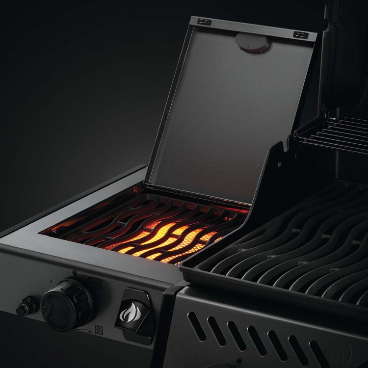 Grill gazowy Napoleon Freestyle 365 z palnikiem do steków 800*C, z drzwiczkami, grafit - F365DSIBPGT-PL www.grille-bielsko.pl palnik