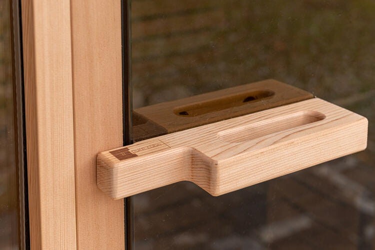 1993_Leisurecraft_Europe_red_cedar_knotty_door_handle.5df6399433aba0fff17bf375b4ace3e0.jpg