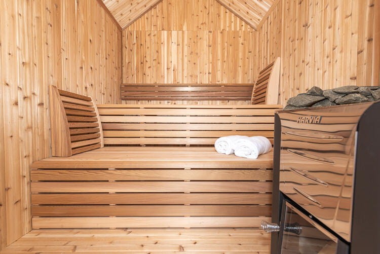 1994_Leisurecraft_Europe_pure_cube_collection_two_tier_benches.5df6399433aba0fff17bf375b4ace3e0.jpg