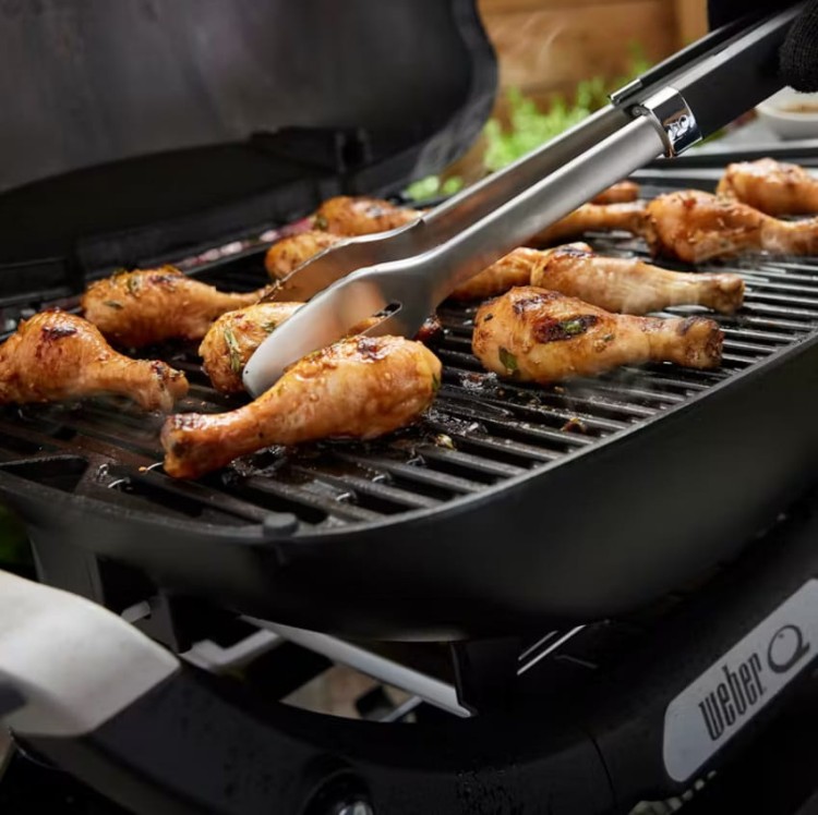 Grill gazowy Weber Q 2200N z podstawą i stolikami - 1501094 www.grille-bielsko.pl 3.jpg