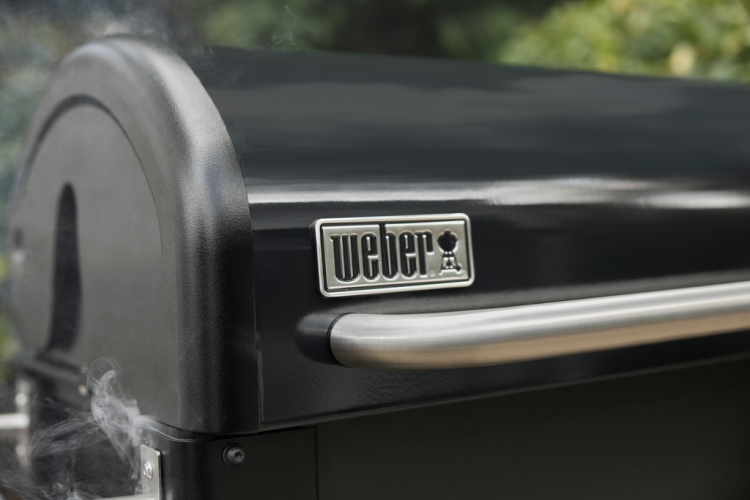 1500770_089_WEBERSMOQUE22_FY25_AMER-1024x683-e0c913e.png