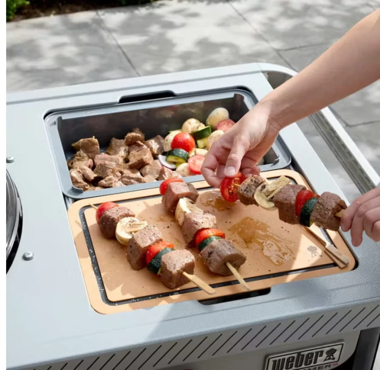 Grill węglowy Performer Premium 57 cm grille-bielsko.pl 3.jpg