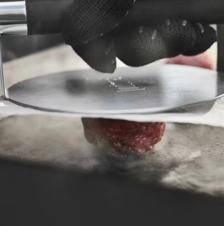 Prasa do rozbijania burgerów przyrządzanych na płycie - 340084 www.grille-bielsko.pl 12.jpg